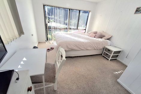 Photo of property in 10 Cyclarama Crescent, Massey, Auckland, 0614