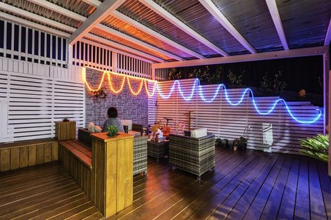 Photo of property in 28 Leburn Crescent, Flat Bush, Auckland, 2016