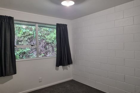 Photo of property in 58b Raroa Terrace, Tawa, Wellington, 5028
