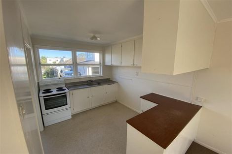 Photo of property in 2/411 Mount Albert Road, Mount Roskill, Auckland, 1041
