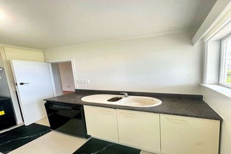 Photo of property in 479 Waitakere Road, Taupaki, Henderson, 0782