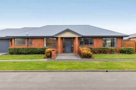 Photo of property in 75 Coolspring Way, Redwood, Christchurch, 8051