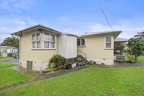 Photo of property in 2 President Avenue, Papakura, 2110