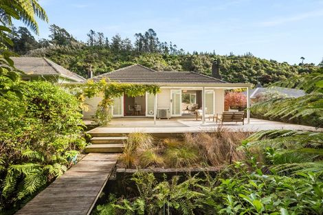 Photo of property in 27 Sunny Grove, Wainuiomata, Lower Hutt, 5014