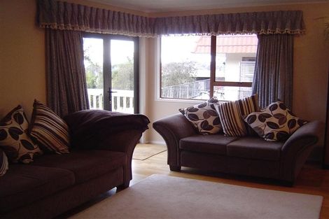 Photo of property in 28 King Richard Place, Browns Bay, Auckland, 0630