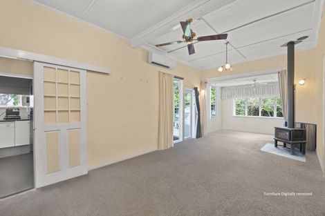 Photo of property in 16 Lyon Street, Marton, 4710