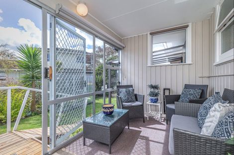 Photo of property in 47 Karaka Crescent, Levin, 5510