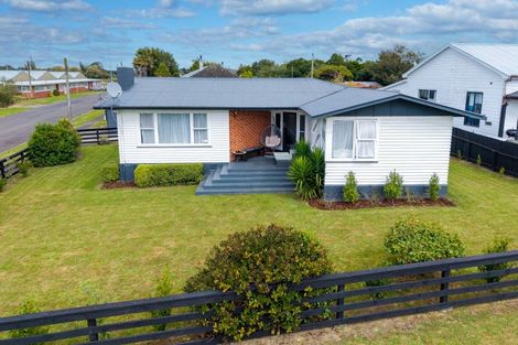 Photo of property in 15 Fox Street, Woodville, 4920