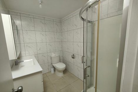 Photo of property in 4 Garner Place, Glenfield, Auckland, 0629