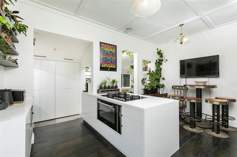 Photo of property in 5 Don Buck Road, Henderson, Auckland, 0614