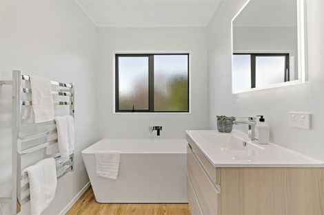 Photo of property in 319a Rangatira Road, Beach Haven, Auckland, 0626