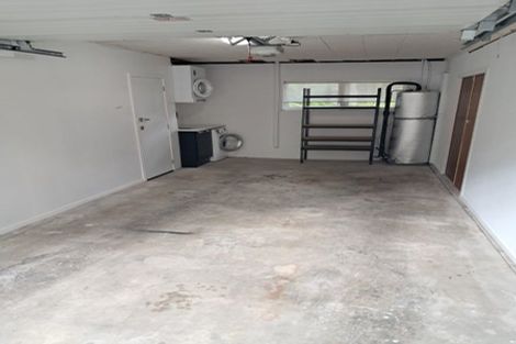 Photo of property in 352 Titirangi Road, Titirangi, Auckland, 0604