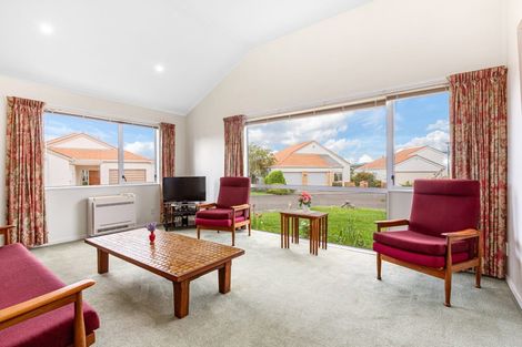 Photo of property in 17 Lakeside Villas, Whitby, Porirua, 5024