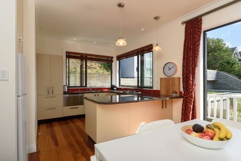 Photo of property in 94 Eden Street, Island Bay, Wellington, 6023