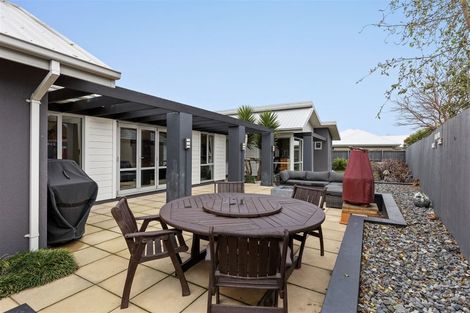 Photo of property in 7 Corsican Grove, Parklands, Christchurch, 8083