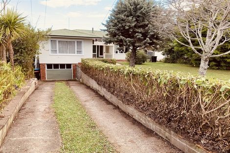 Photo of property in 32 James Tyler Crescent, Lynfield, Auckland, 1042