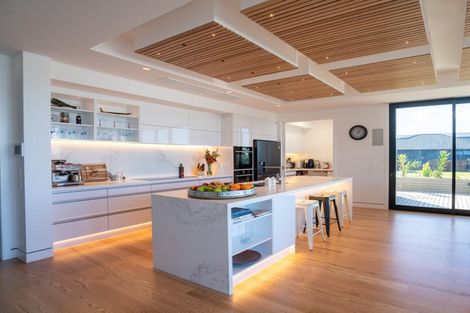 Photo of property in 33 Awatea Drive, Whitianga, 3510