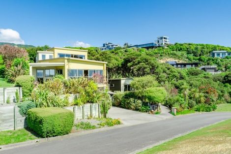 Photo of property in 2 Ocean Vista Lane, Paraparaumu, 5032