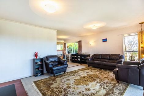 Photo of property in 27 Glen Vista Place, Bayview, Auckland, 0629