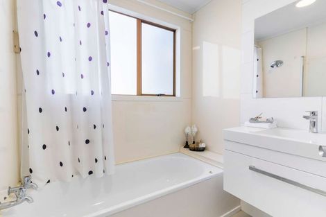 Photo of property in 53 Island Bay Road, Beach Haven, Auckland, 0626