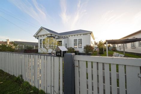 Photo of property in 25 Milmoe Street, Hawera, 4610
