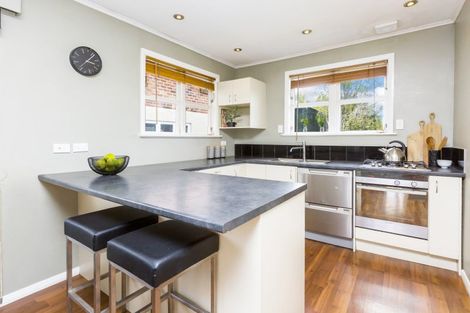 Photo of property in 4 Kukupa Grove, Heretaunga, Upper Hutt, 5018