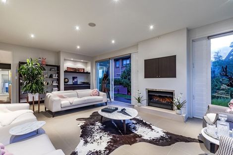 Photo of property in 19a Montgomery Avenue, Rothesay Bay, Auckland, 0630