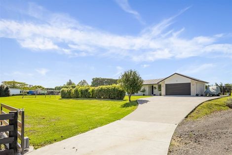 Photo of property in 773 Waitakere Road, Kumeu, 0891