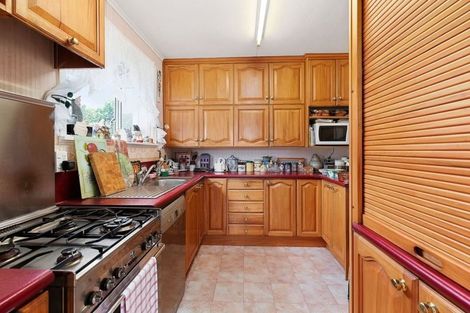 Photo of property in 74 Taylor Terrace, Tawa, Wellington, 5028