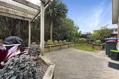 Photo of property in 73 Hamlin Road, Mount Wellington, Auckland, 1060