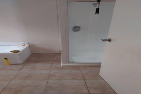 Photo of property in 32a Cutler Street, New Lynn, Auckland, 0600