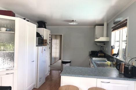 Photo of property in 21 Battle Place, Glenfield, Auckland, 0629