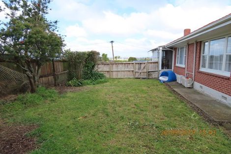 Photo of property in 19 Fairlea Road, Te Atatu South, Auckland, 0610