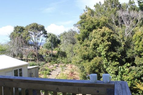 Photo of property in 152 Howard Road, Orere Point, Papakura, 2585