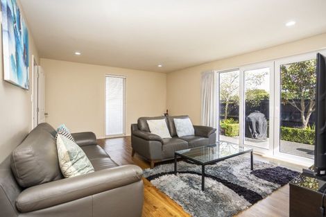 Photo of property in 1 Rosefield Lane, Northcote, Christchurch, 8052