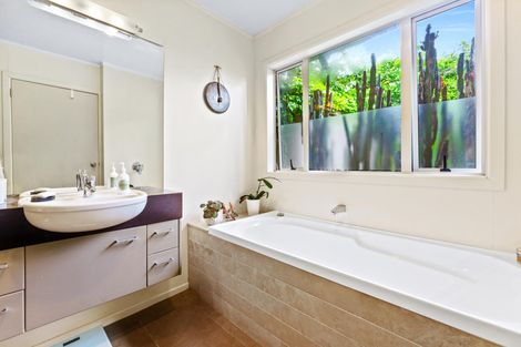 Photo of property in 6 Sea View Road, Leigh, 0985