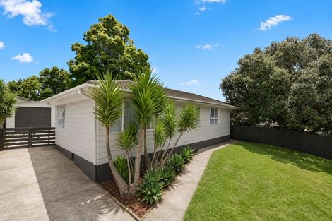 Photo of property in 3 Smedley Street, Manurewa, Auckland, 2102