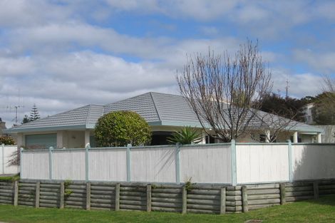 Photo of property in 14 Sunvale Place, Gate Pa, Tauranga, 3112