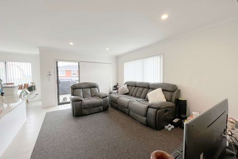 Photo of property in 3 Downsview Road, Pakuranga Heights, Auckland, 2010