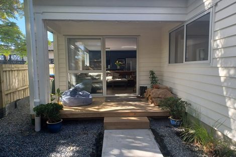 Photo of property in 15 Huia Road, Point Chevalier, Auckland, 1022