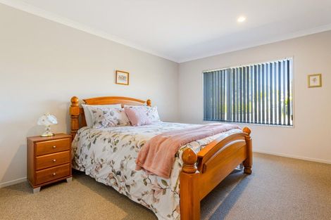 Photo of property in 10 Station Road, Huapai, Kumeu, 0810