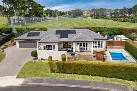 Photo of property in 8 Stonedge Lane, Rosedale, Auckland, 0632