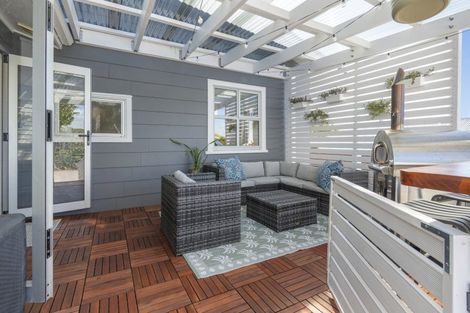 Photo of property in 53 Ngamotu Road, Moturoa, New Plymouth, 4310