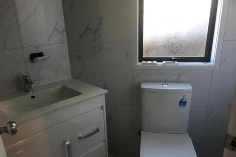 Photo of property in 2/18 Mander Place, Bucklands Beach, Auckland, 2012