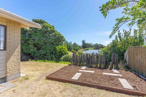 Photo of property in 11 Mountainview Terrace, Otaki Beach, Otaki, 5512