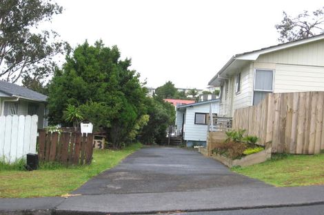 Photo of property in 2/13 Lavery Place, Sunnynook, Auckland, 0632