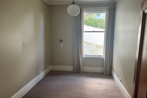 Photo of property in 12 Fairview Crescent, Kelburn, Wellington, 6012