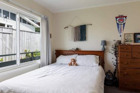 Photo of property in 2/27 Winston Street, Crofton Downs, Wellington, 6035