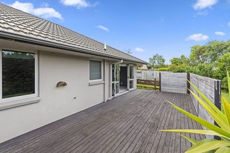 Photo of property in 27 Johnstone Drive, Fitzherbert, Palmerston North, 4410