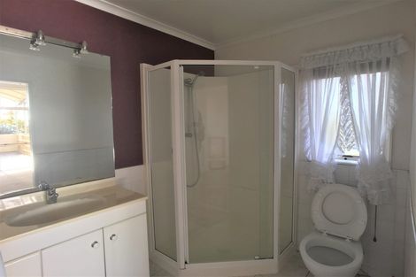 Photo of property in 9 Lorikeet Place, Unsworth Heights, Auckland, 0632